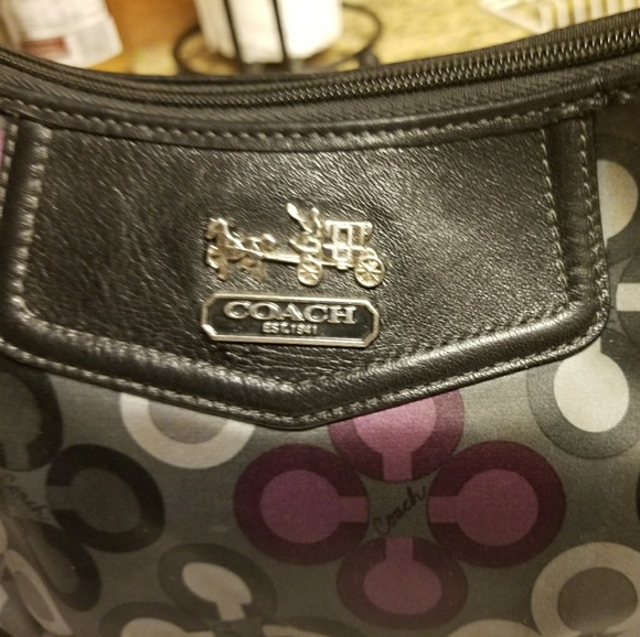 Small Coach purse - Picture 4 of 8